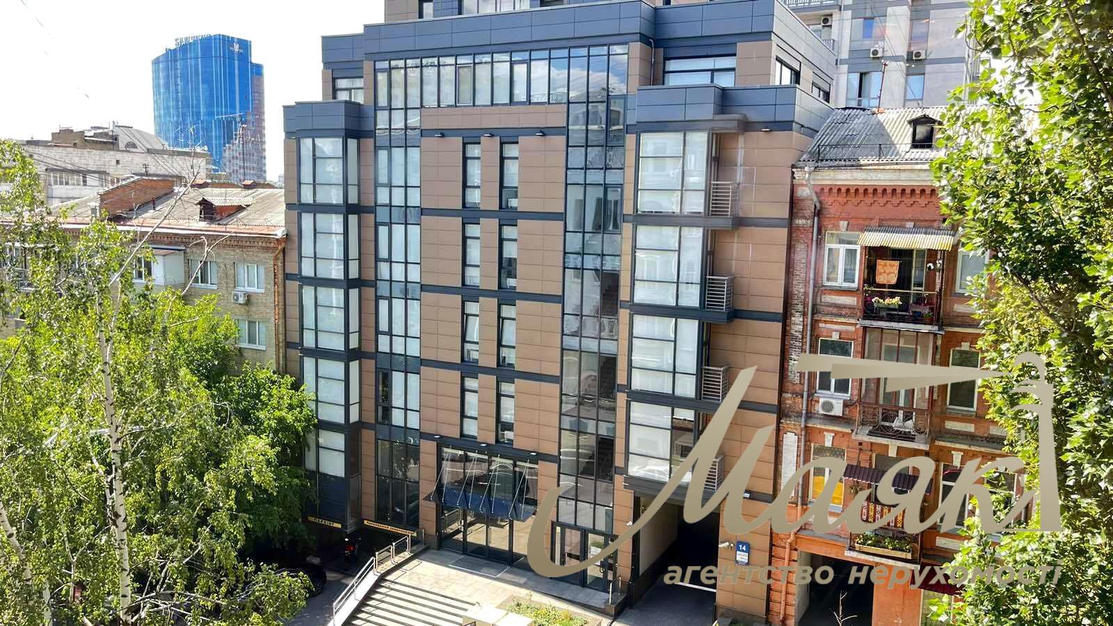 Оренда 4-кімнатної квартири в Цетрі, стм. Площа Українських Героїв, Київ