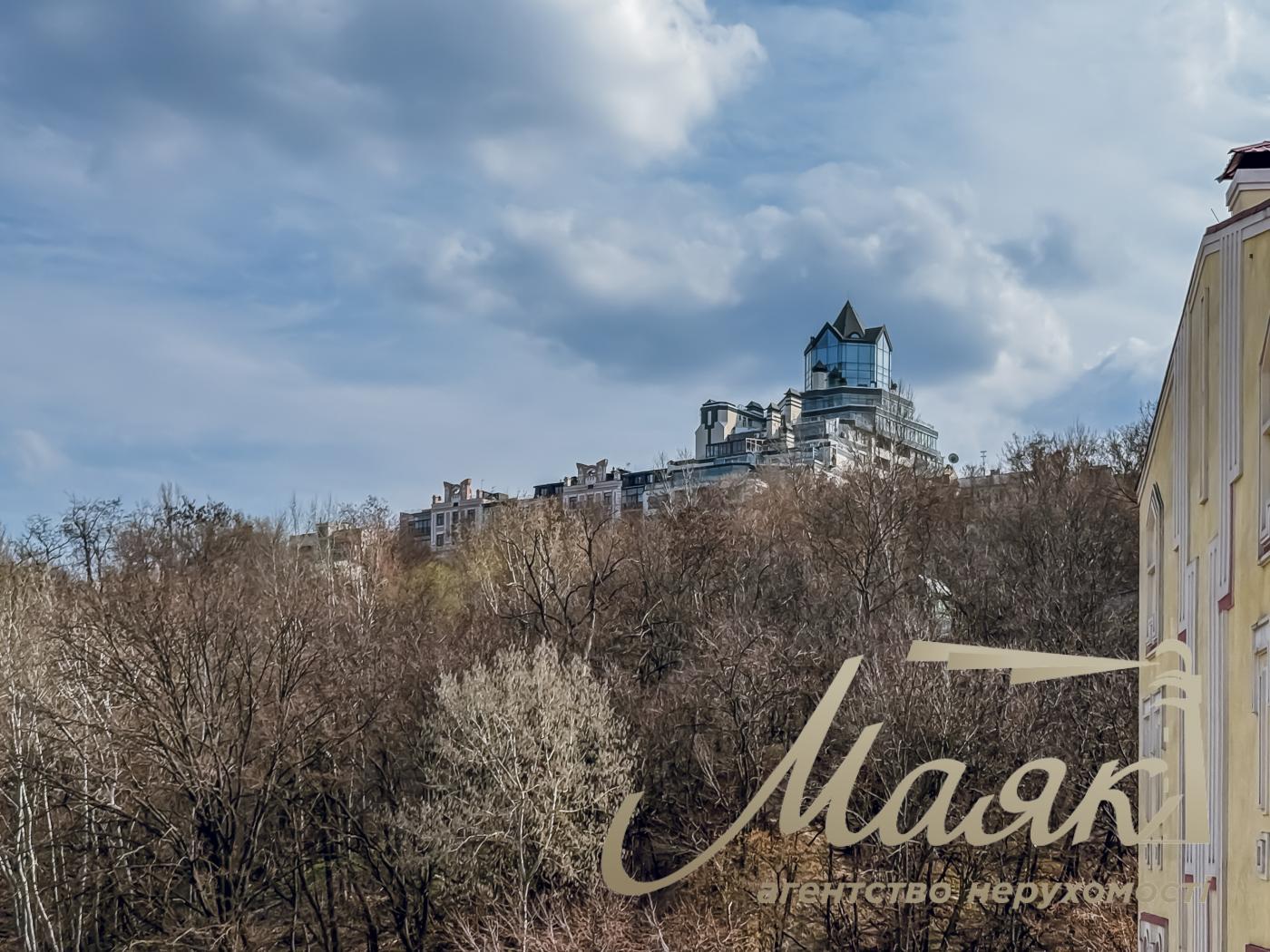 Продаж 3к квартири 99 м2, вул. Дегтярна 18, Воздвиженка. Дігтярна 18, Воздвиженка, Київ