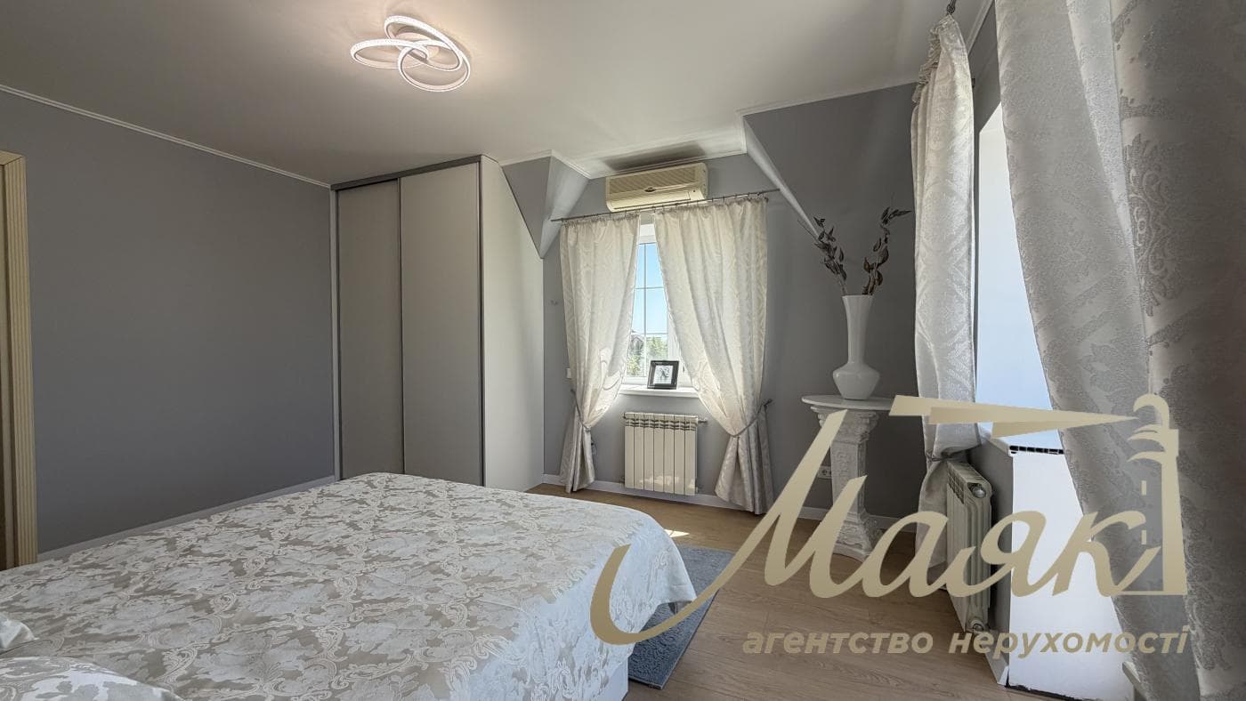 Продаж преміального 3х-поверхового будинку 350 м² у Гореничі, Бучанський район, Київська область