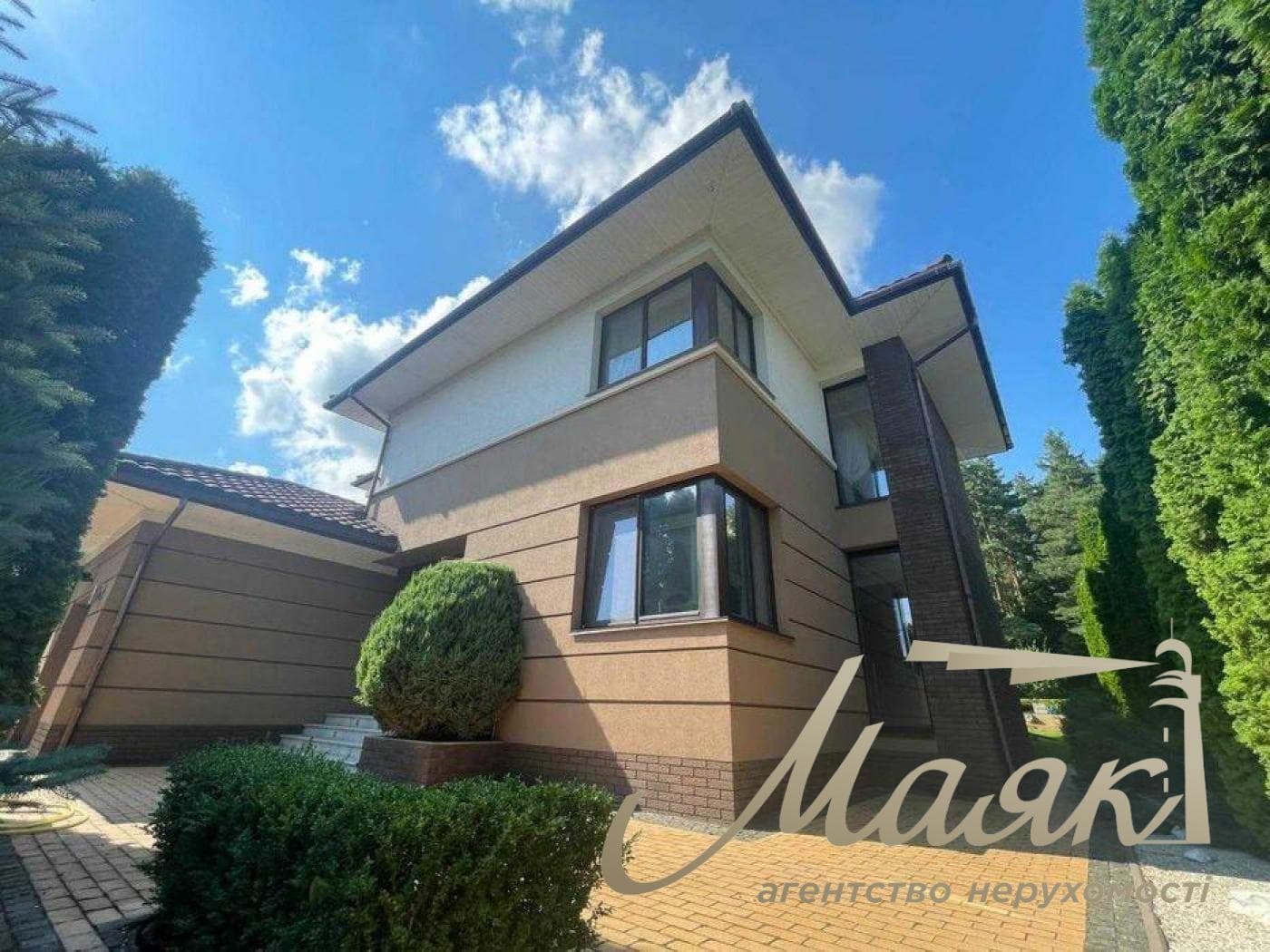 Оренда преміальної резиденції 300 м² | Горбовичі | Басейн | Повна автономність