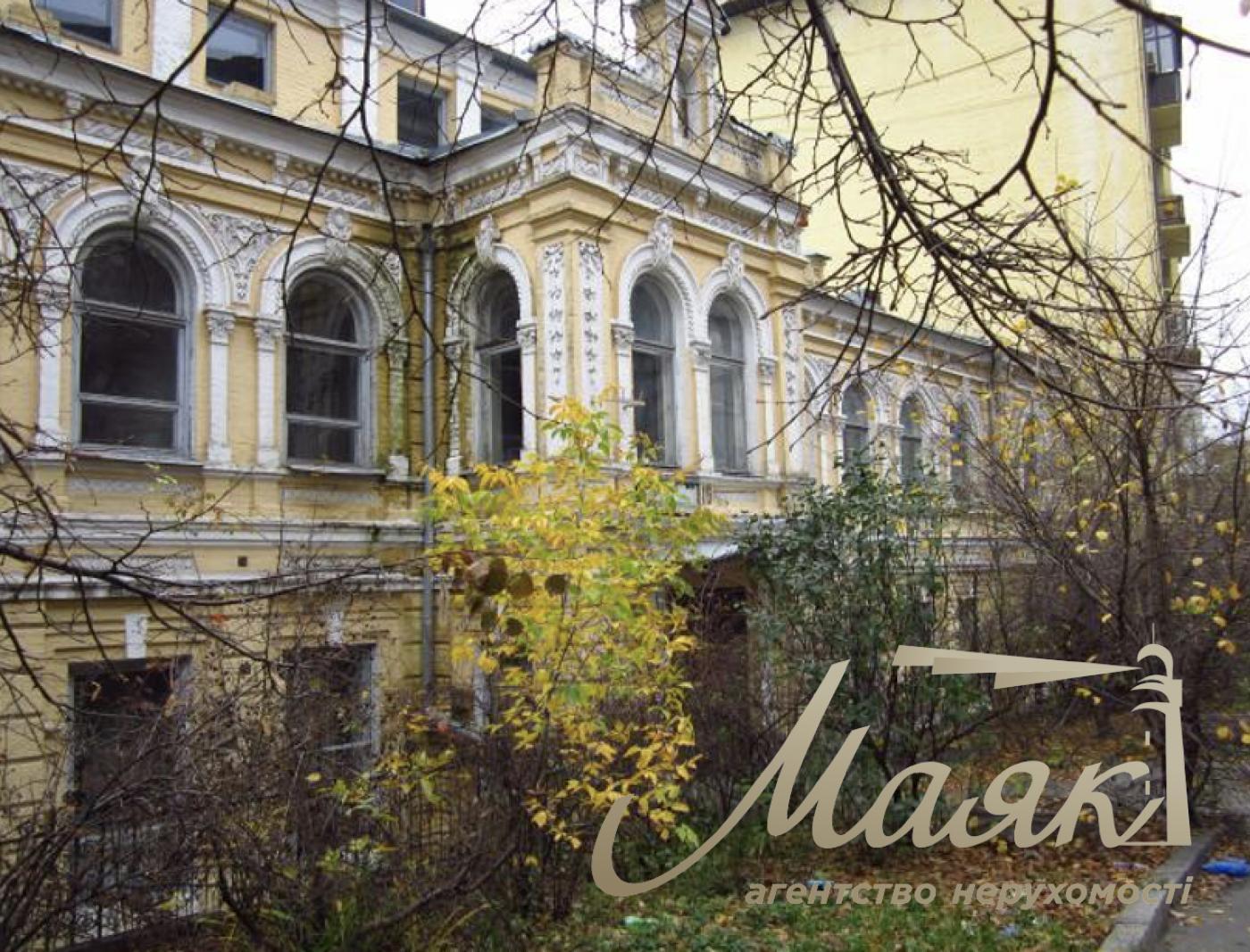 Sale of building for reconstruction, Kruglouniversitetskaya st., Lipki