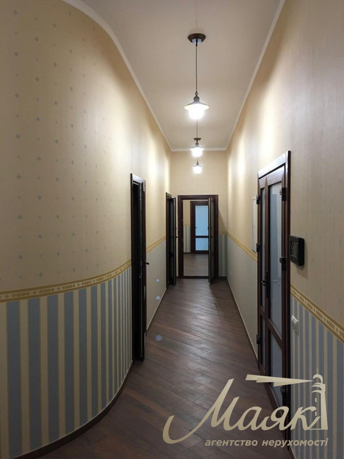 House for sale 1000 m2 Gostomel