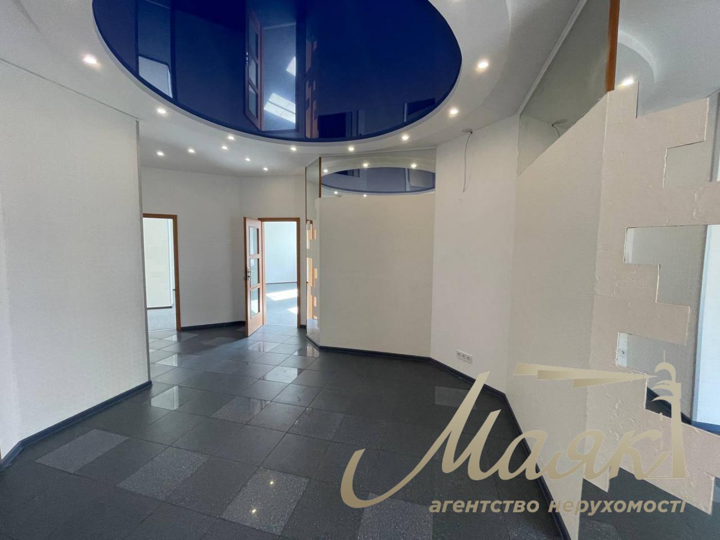 Аренда офисного помещения 270м2 в центре, Лукьяновка