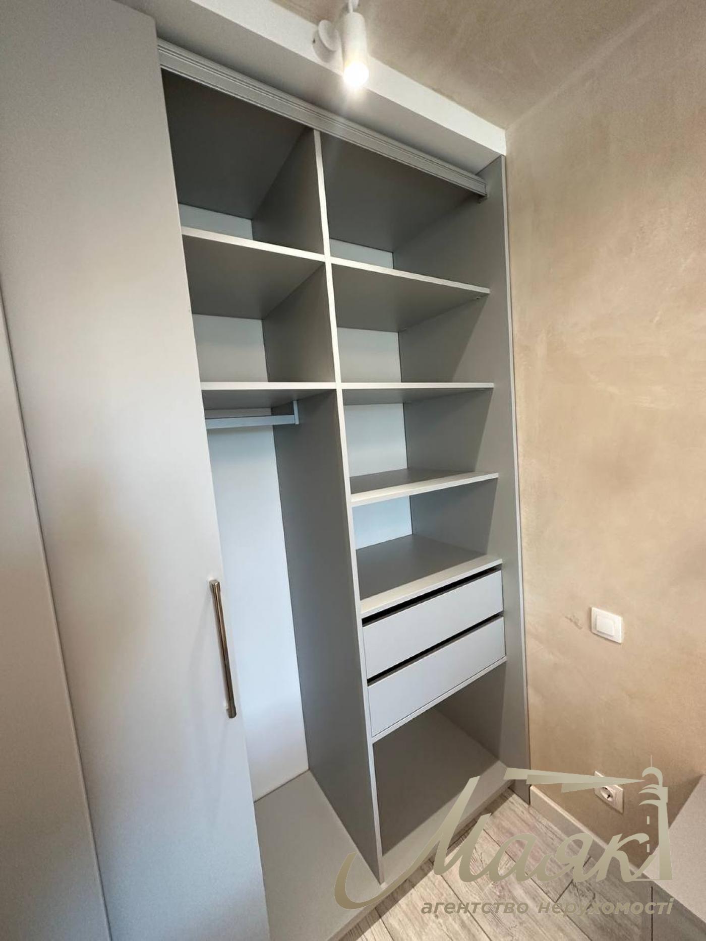 Rent 3-room apartment in Vladimirsky Residential Complex
