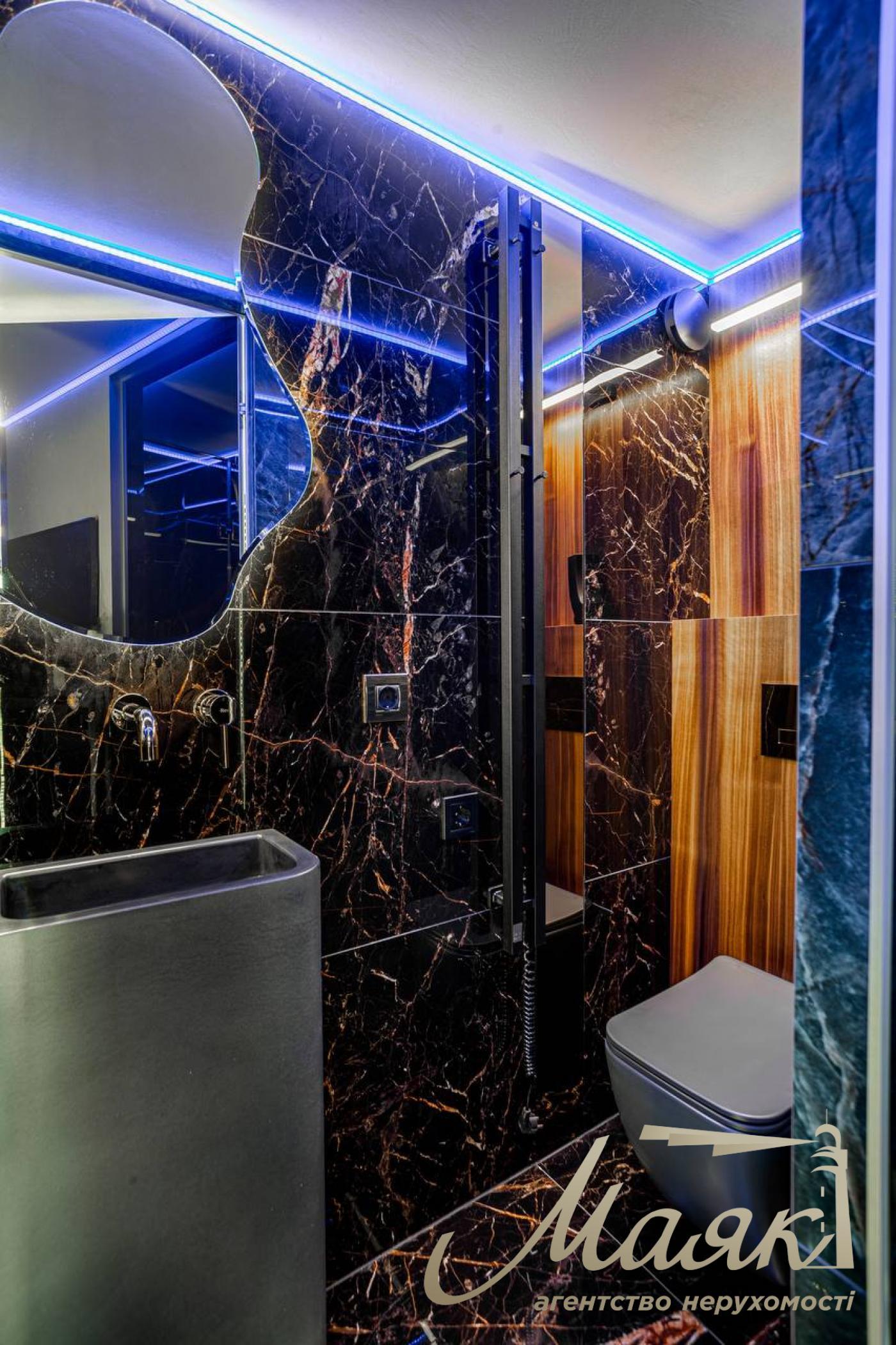 Продаж пентхауса 195 м² з терасою та дизайнерським ремонтом у ЖК Park Avenue VIP, Київ