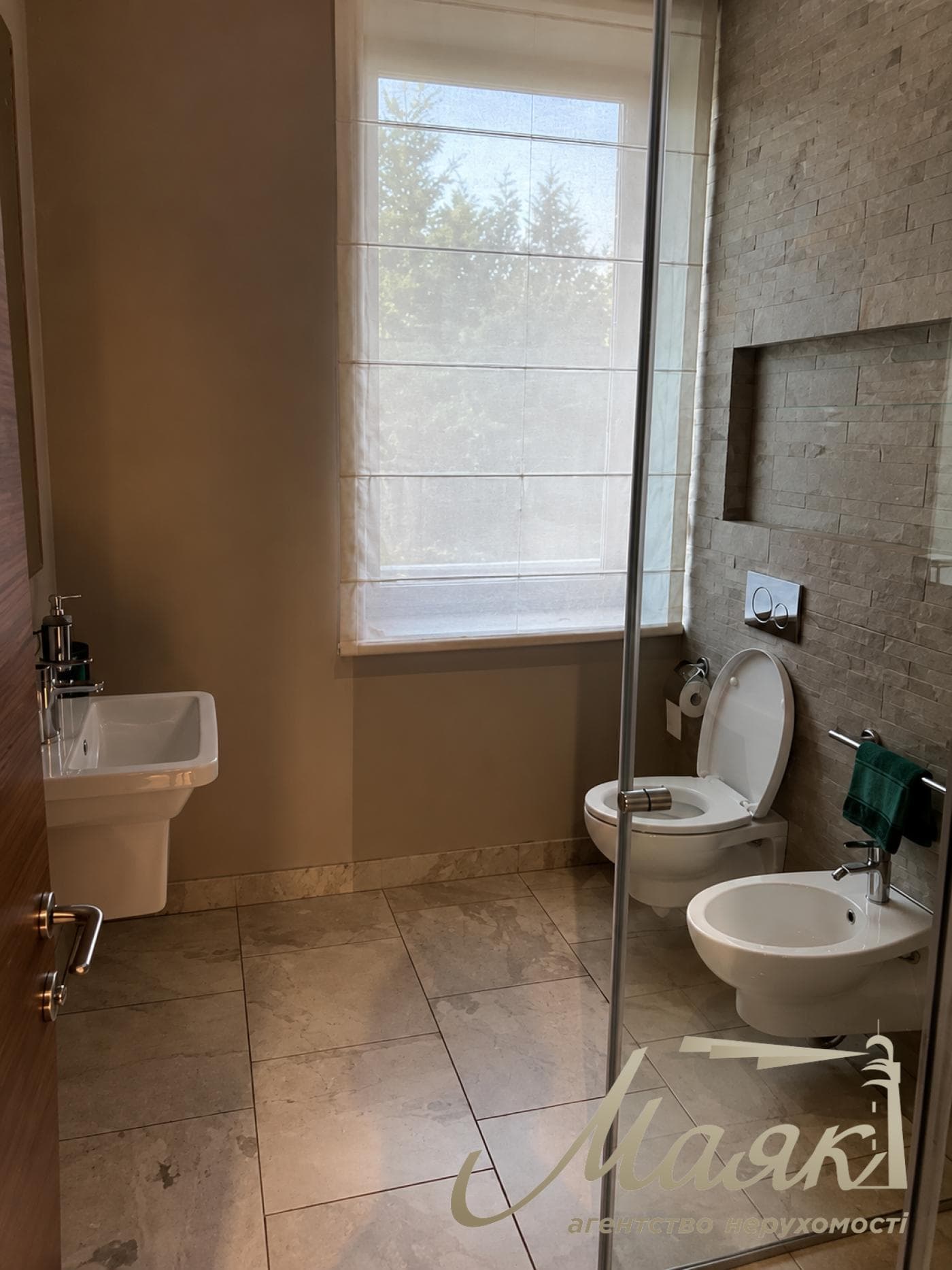 Оренда 2-поверхового будинку площею 375 м², житловий комплекс «Сонячна Долина», Романків