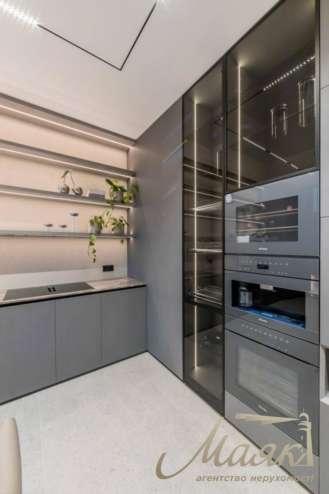 Продажа 3-х комнатной квартиры в ЖК Новопечерские Липки