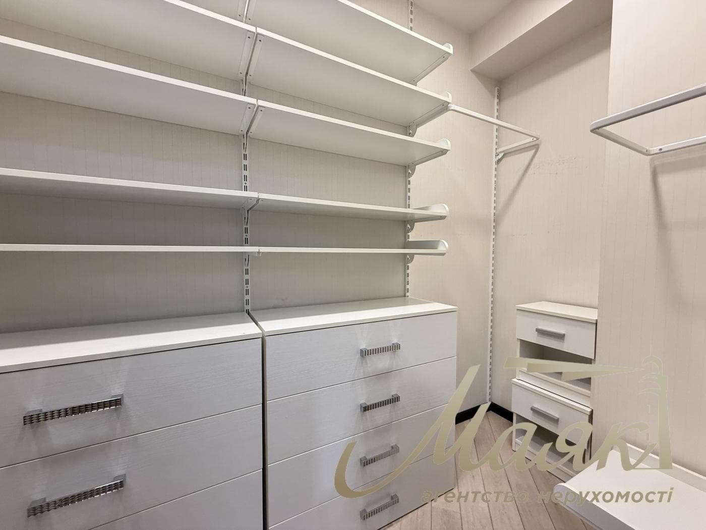 Продаж 3-кімнатної квартири площею 121 м² у ЖК «Новопечерські Липки», вул. Андрія Верхогляда (Михайла Драгомирова), 3, Печерськ