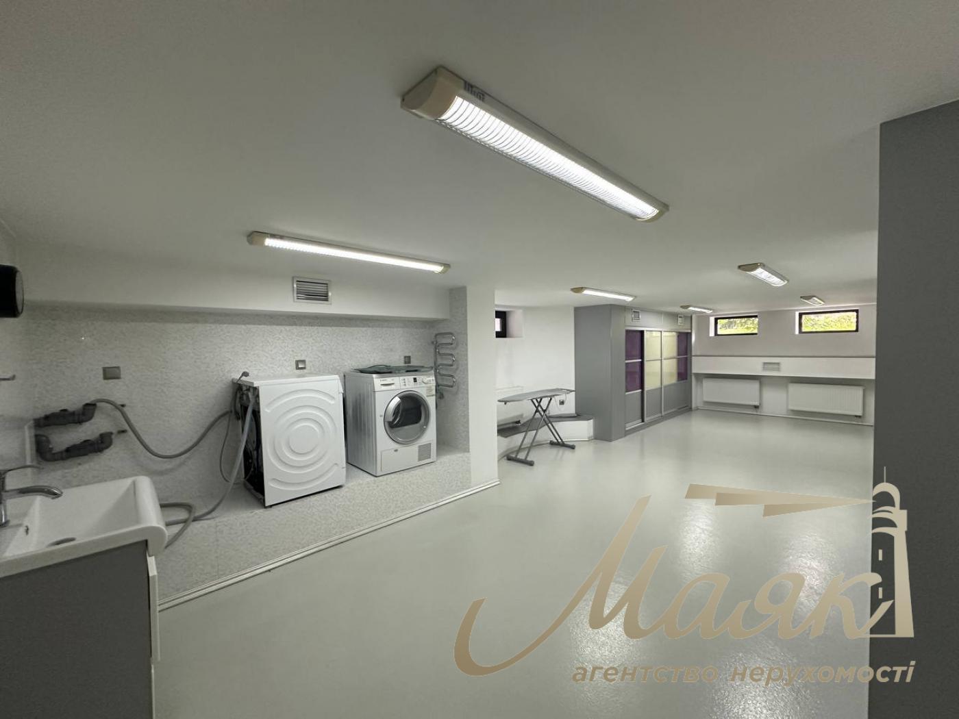 Оренда будинку 650м2 на 60 сотках землі на Хуторі Мриги, Голосіївський район.