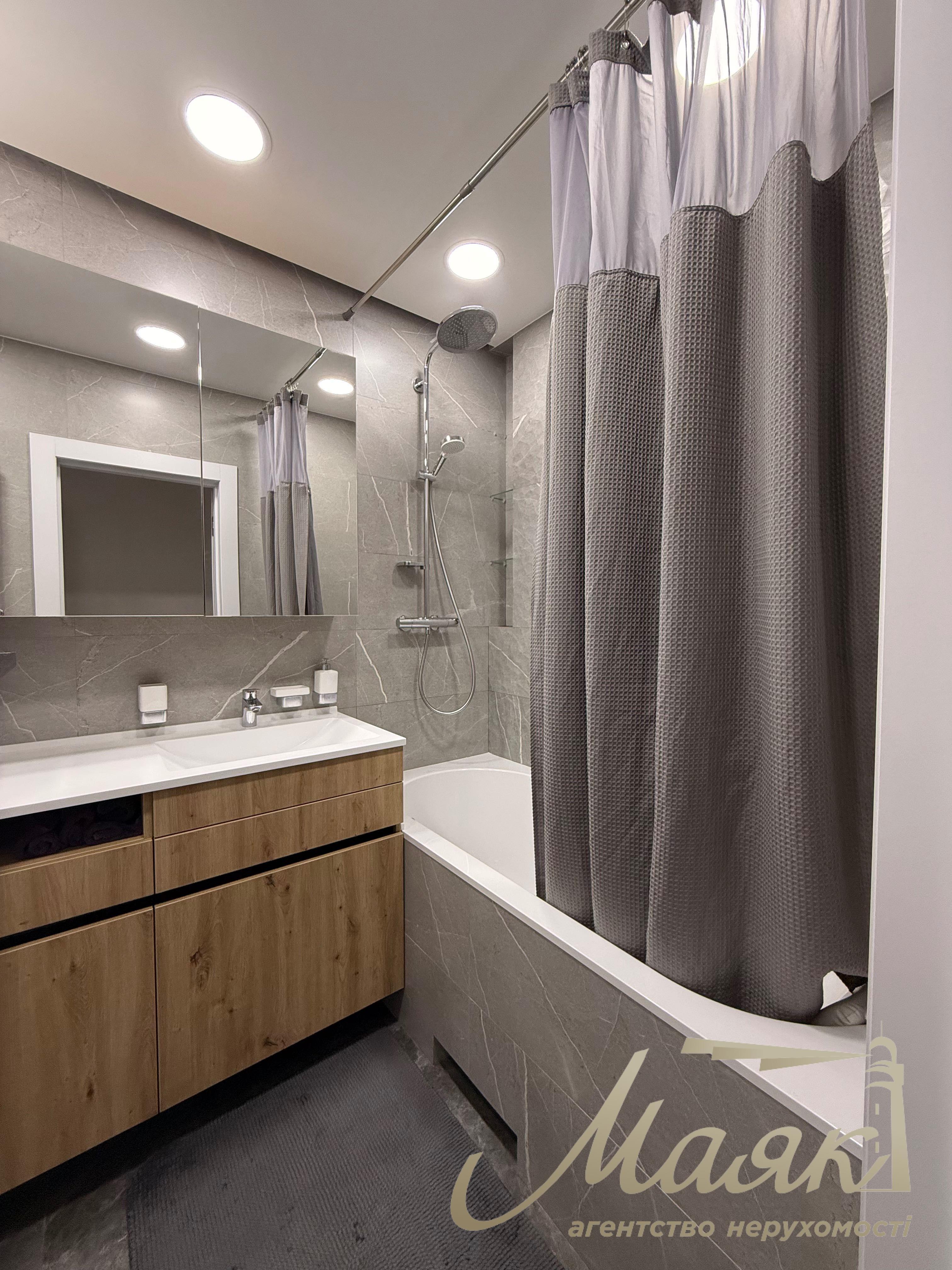 Продажа 3к. квартиры в ЖК Французкий квартал 2, ул. Маккейна, Печерский район