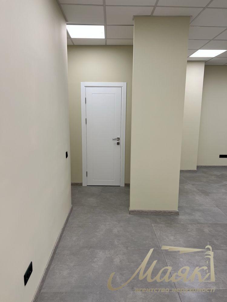 Office for rent 73m2 in Residential Complex Henesi House Podol