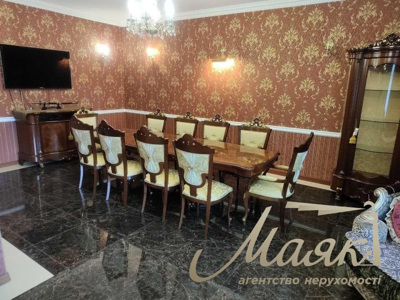 Продаж ексклюзивного триповерхового будинку площею 288 м² у житловому комплексі «Козя Спіна», Нові Петрівці, поруч із Межигір’ям, Вишгород