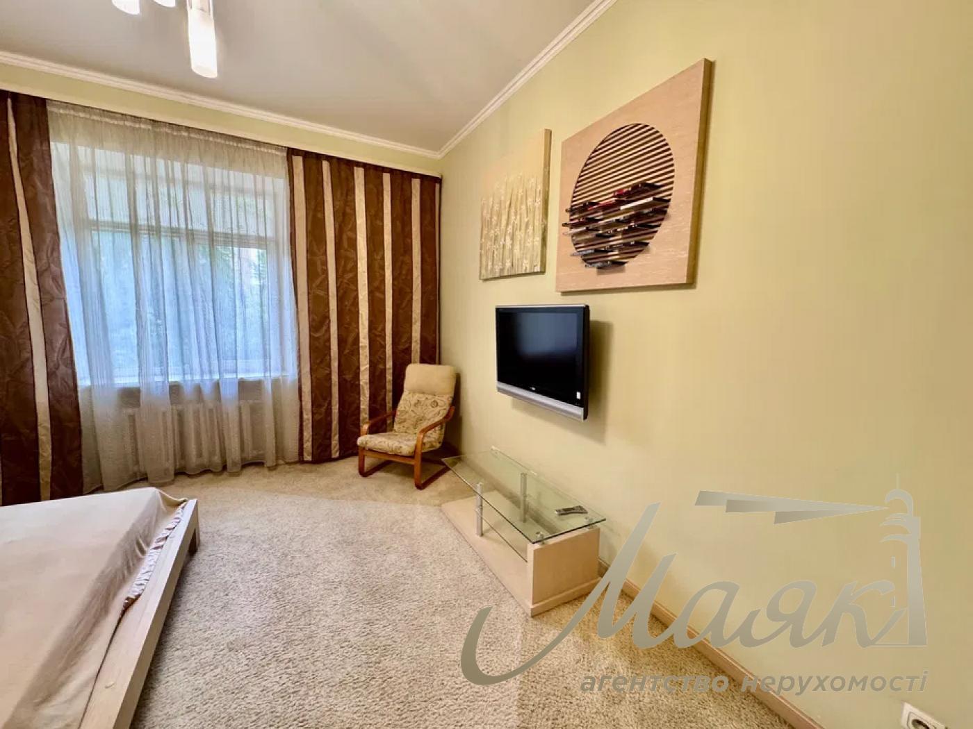 Оренда 4-кімнатної квартири, стм. Дружби народів, Печерськ, Київ