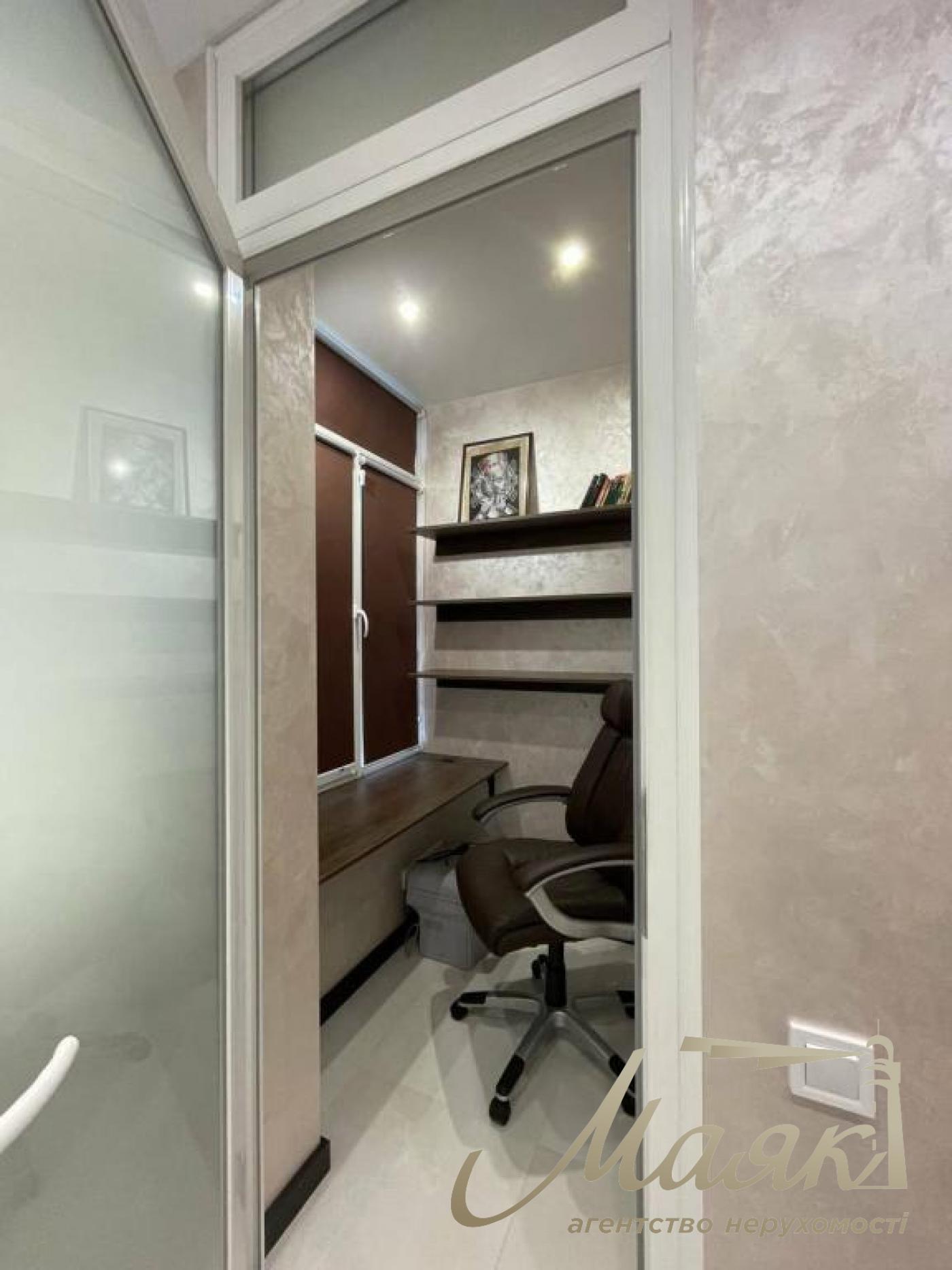 Sale of 2-room apartment 60m2 in residential complex Parkland, Yunosheskaya st. 17, Goloseevsky district, Kyiv.