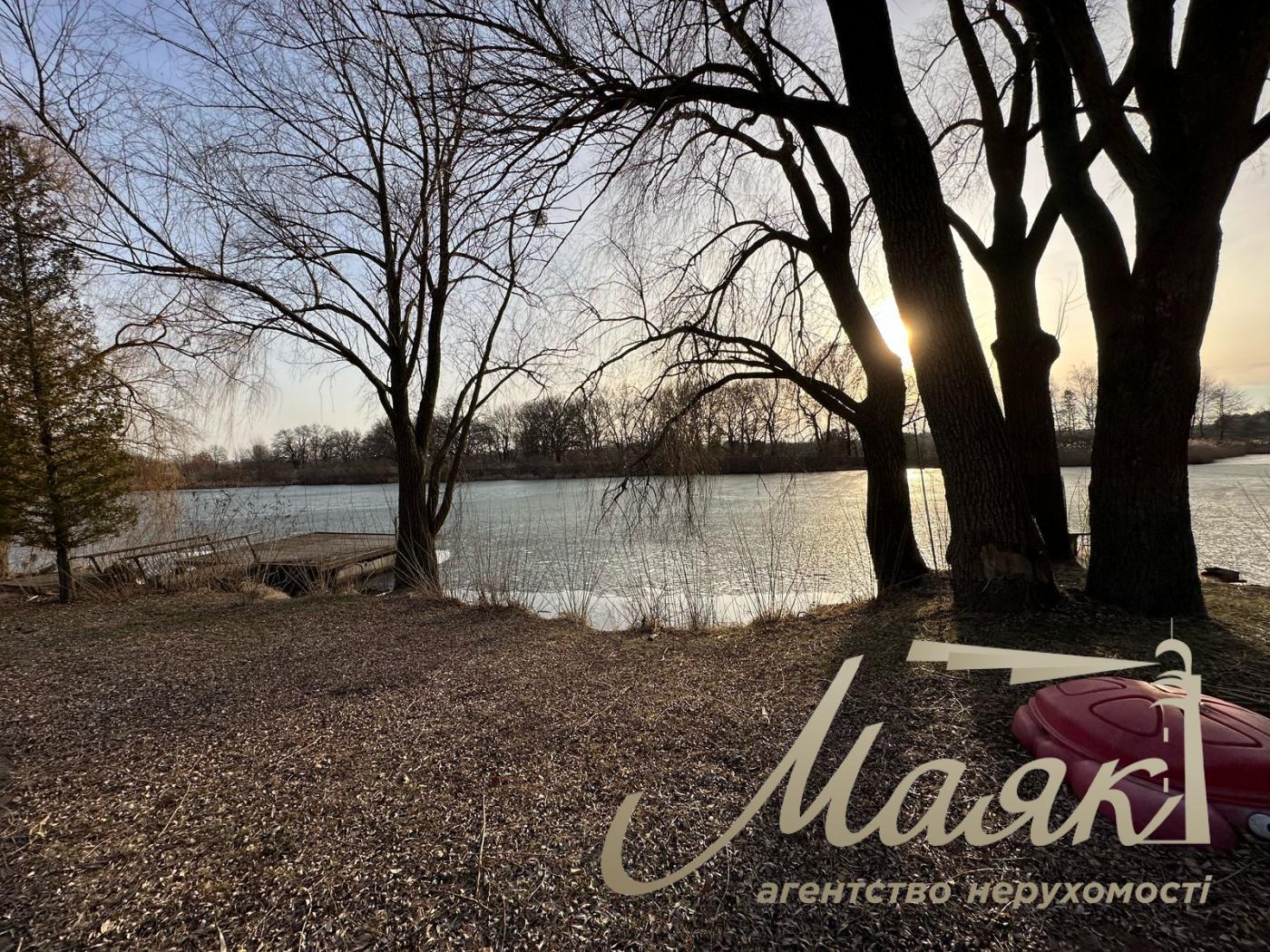 We offer for sale a modern house in a cottage town in the village Kozin, Koncha-Zaspa area