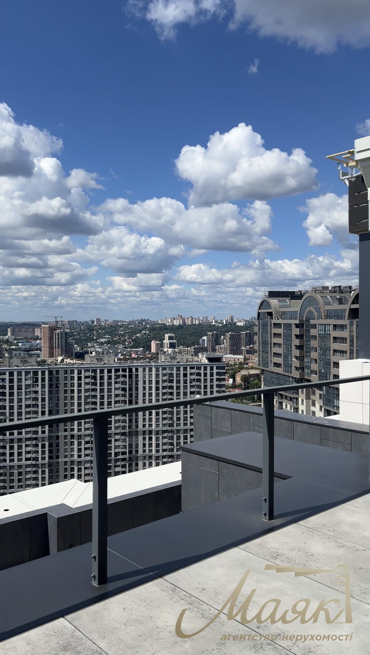 Продаж видового пентхауса 240м2 у ЖК "Новопечерські Липки", вул. Андрія Верхогляда (Драгомирова) 7, Печерський район, Київ.