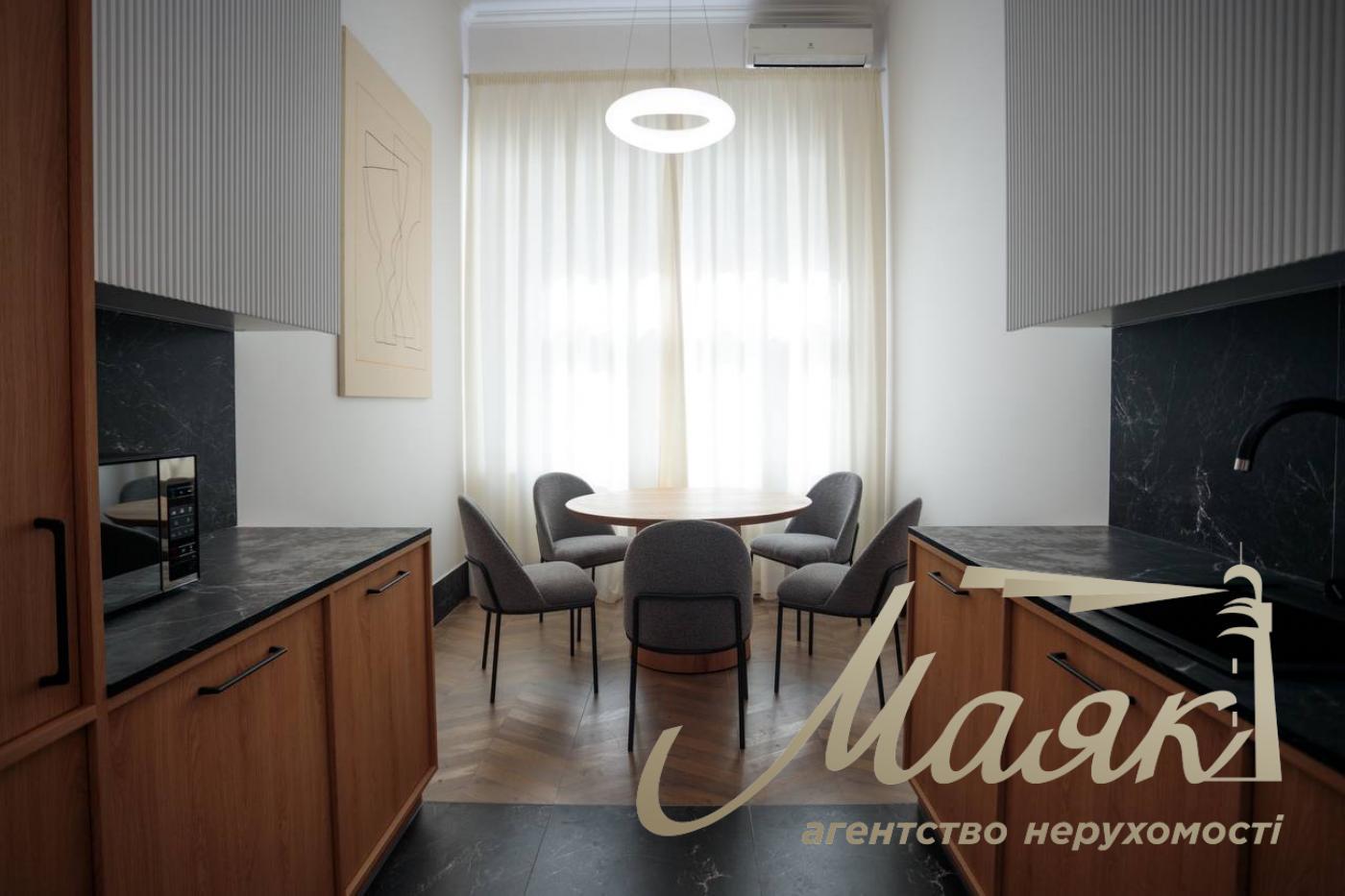 Furnished office for sale in the Center (100m2) Bolshaya Vasilkovskaya st., 38