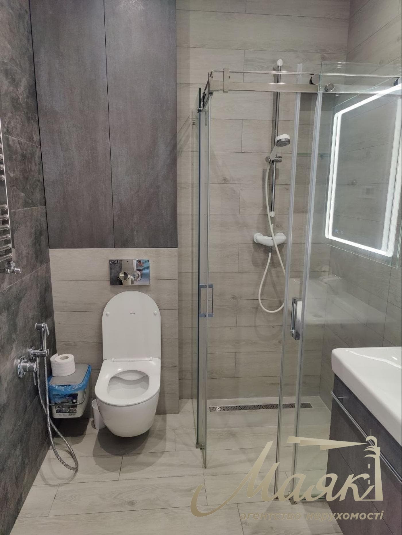 Оренда 2-поверхового дуплексу (140 м²) на Осокорках, за 750 м від «Новуса»