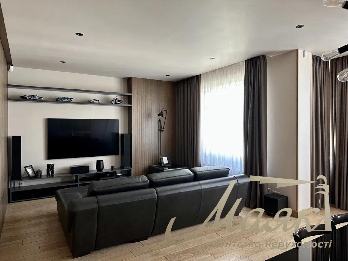 Продаж дворівневої 4к квартири вул. Коновальця, Печерськ