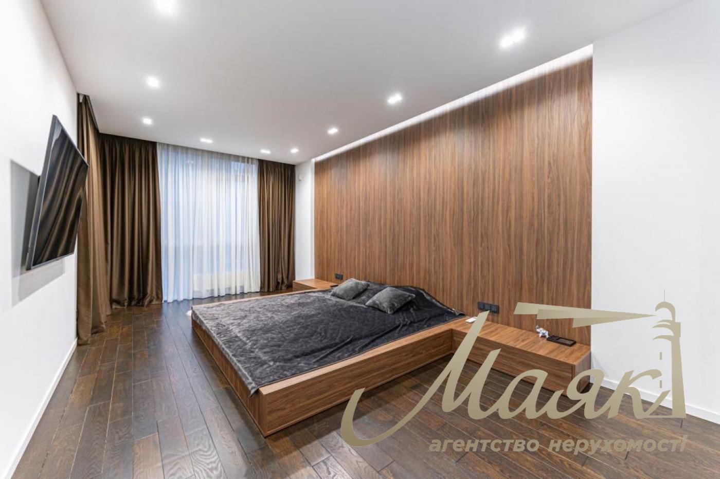 Продажа квартиры 268м2 в ЖК Французский квартал 2,  ул. Предславинская, Печерск, Киев