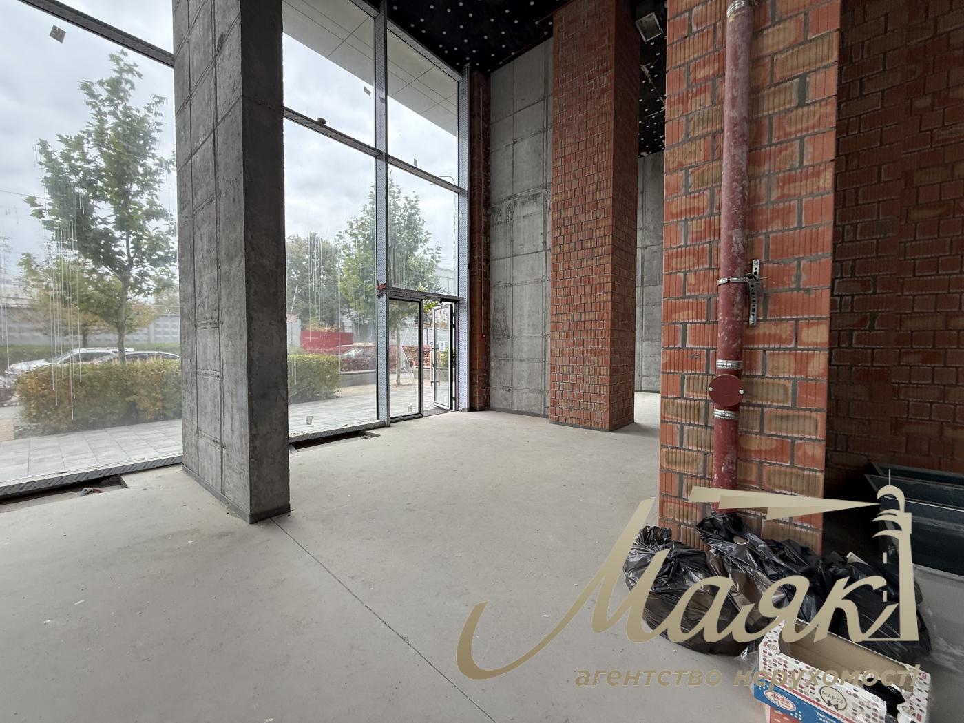 Продажа фасадного коммерческого помещения 244 м² в UNIT.Home, ул. Гарета Джонса/Семьи Хохловых, Шевченковский район.