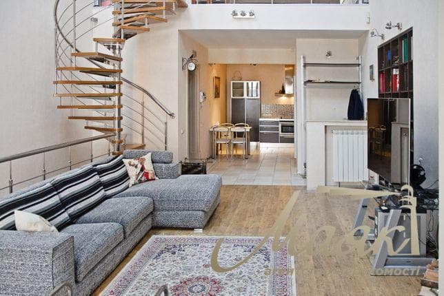 For sale 4-room apartment, Sofiyskaya Square