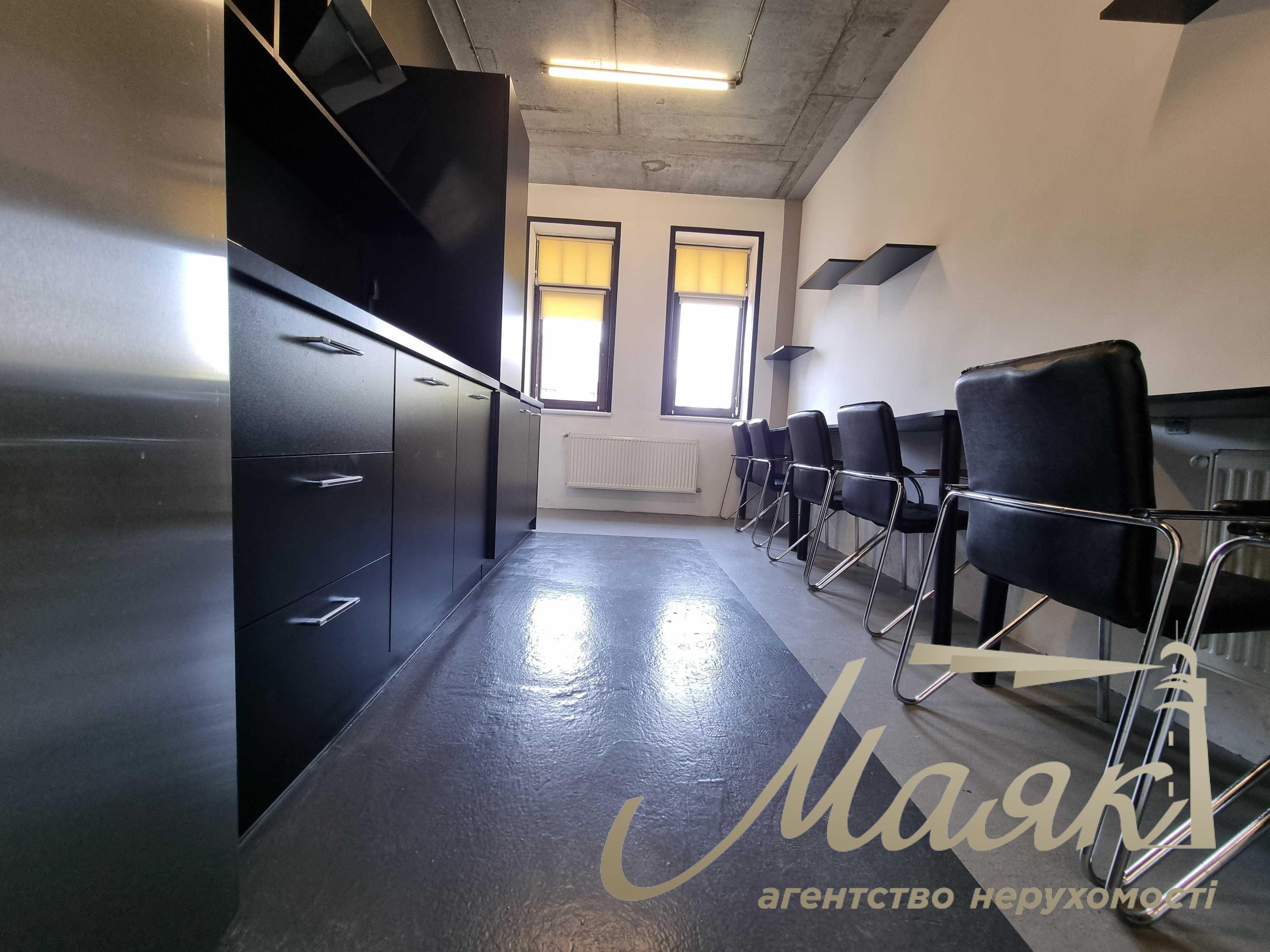 Rent office 350 sq.m. on Podil, Vozdvizhenska street 51A