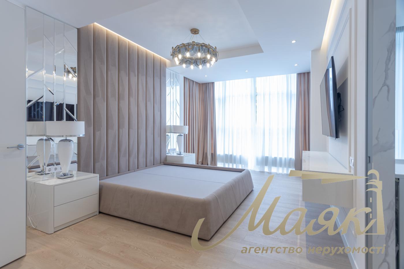 Продаж 4-кімнатної квартири 180 м² в ЖК "Новопечерські Липки", Драгомирова 15Б, Печерський район, Київ.