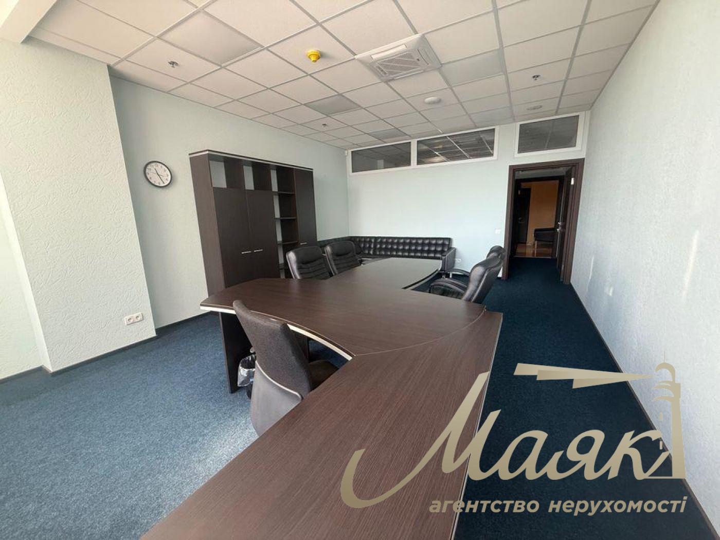 Оренда офісу 510 м.кв. вул. Грушевського, Центр