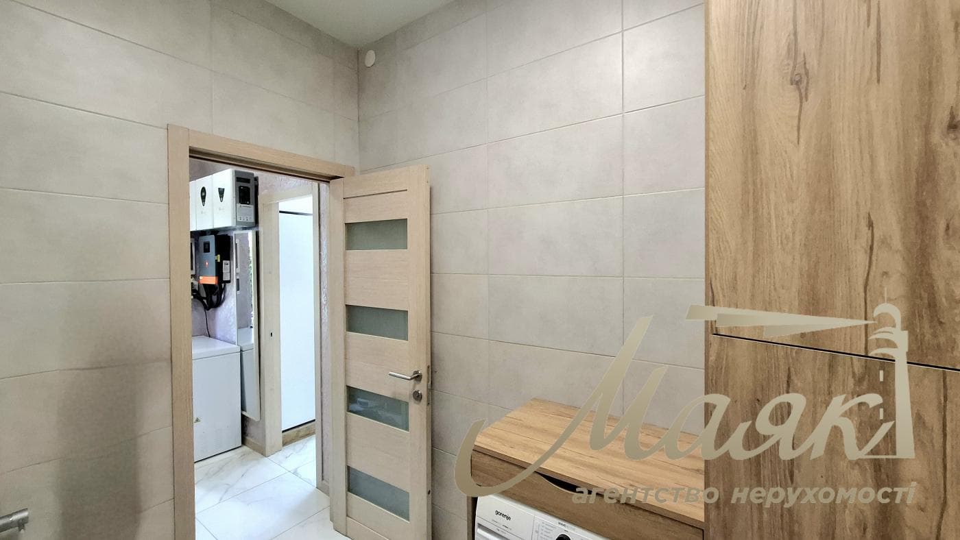 Продаж 1 поверхового таунхауса з ділянкою на 2 сотки, 40 кв. м2 метро Славутич