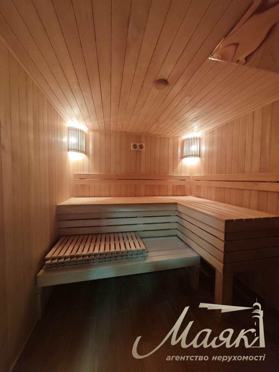 Аренда дома с ремонтом 176,7 м², район Ветряные горю, Подольский район, Киев, новий автономний дом с укрытием.