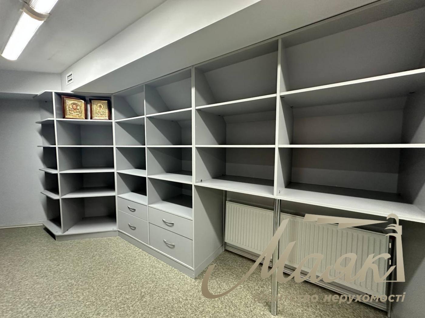 Оренда будинку 650м2 на 60 сотках землі на Хуторі Мриги, Голосіївський район.