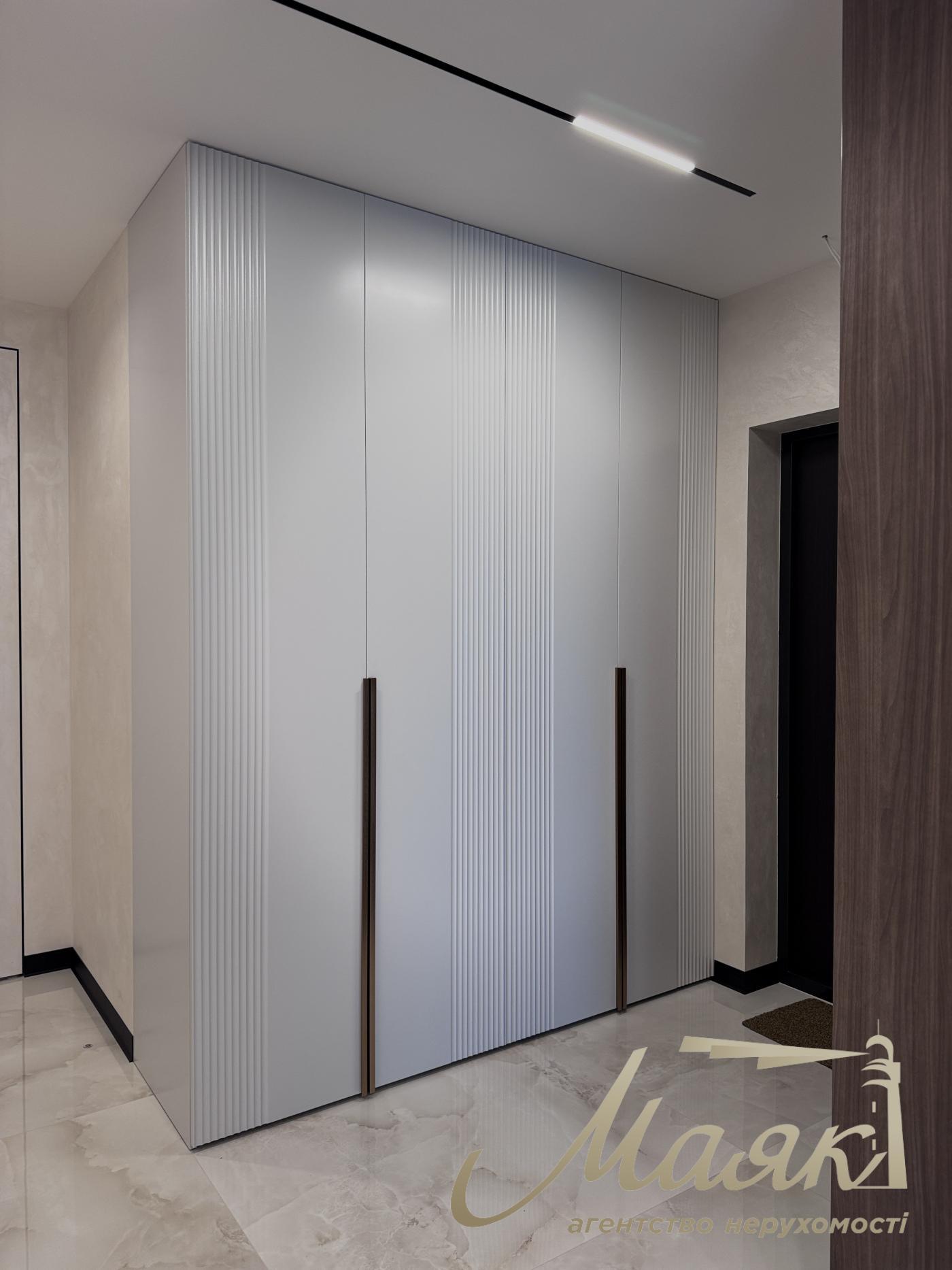 Продаж квартири 120m2 в ЖК Французький квартал 2, вул. Джона Маккейна 3а, Центр, Київ