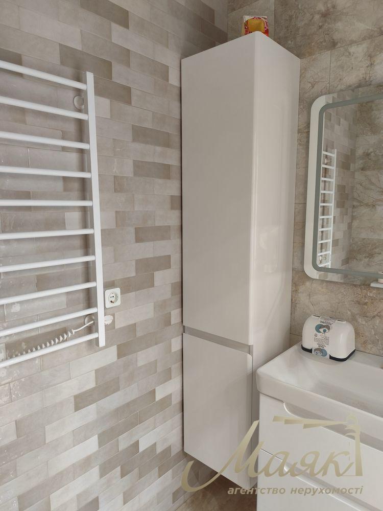 Продаж нового будинку загальною площею 275 м² на доглянутій ділянці 8,7 соток с. Гореничі