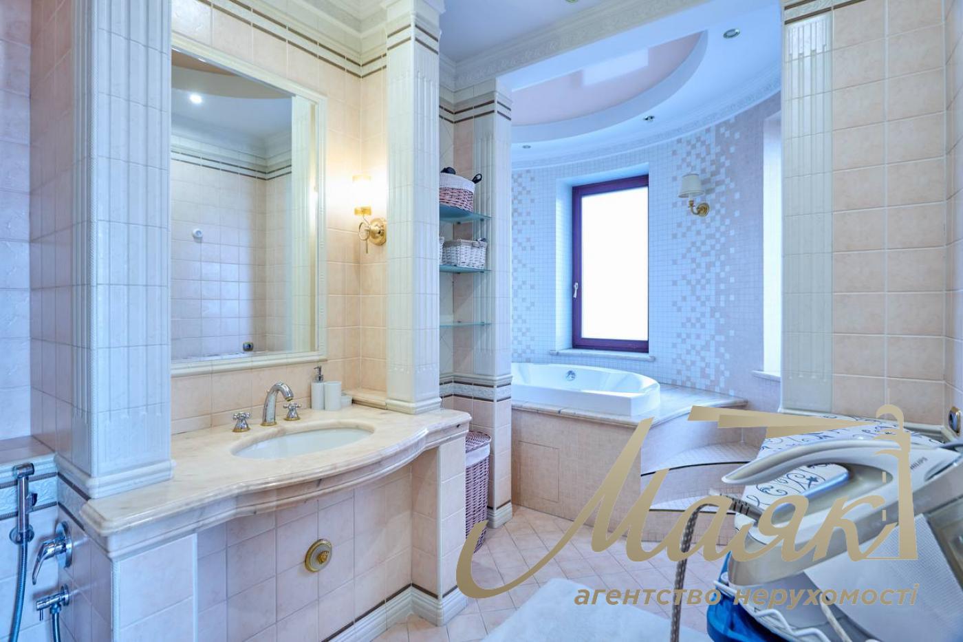 Оренда 4 кімнатної квартири, 163 м, Жилянська 30а, Голосіївський район