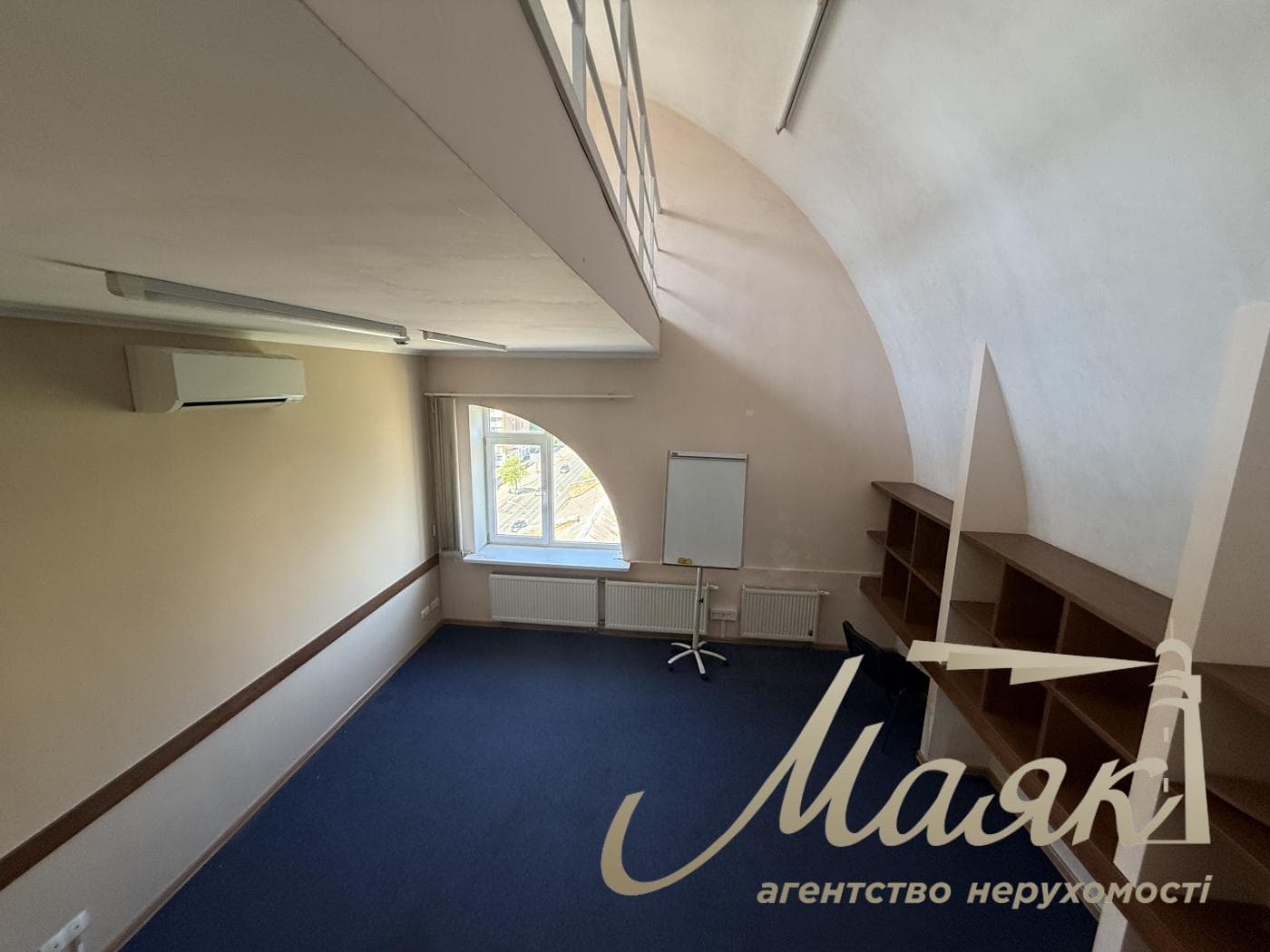 Office for rent 258m2 in the center of Kyiv, Antonovycha street.
