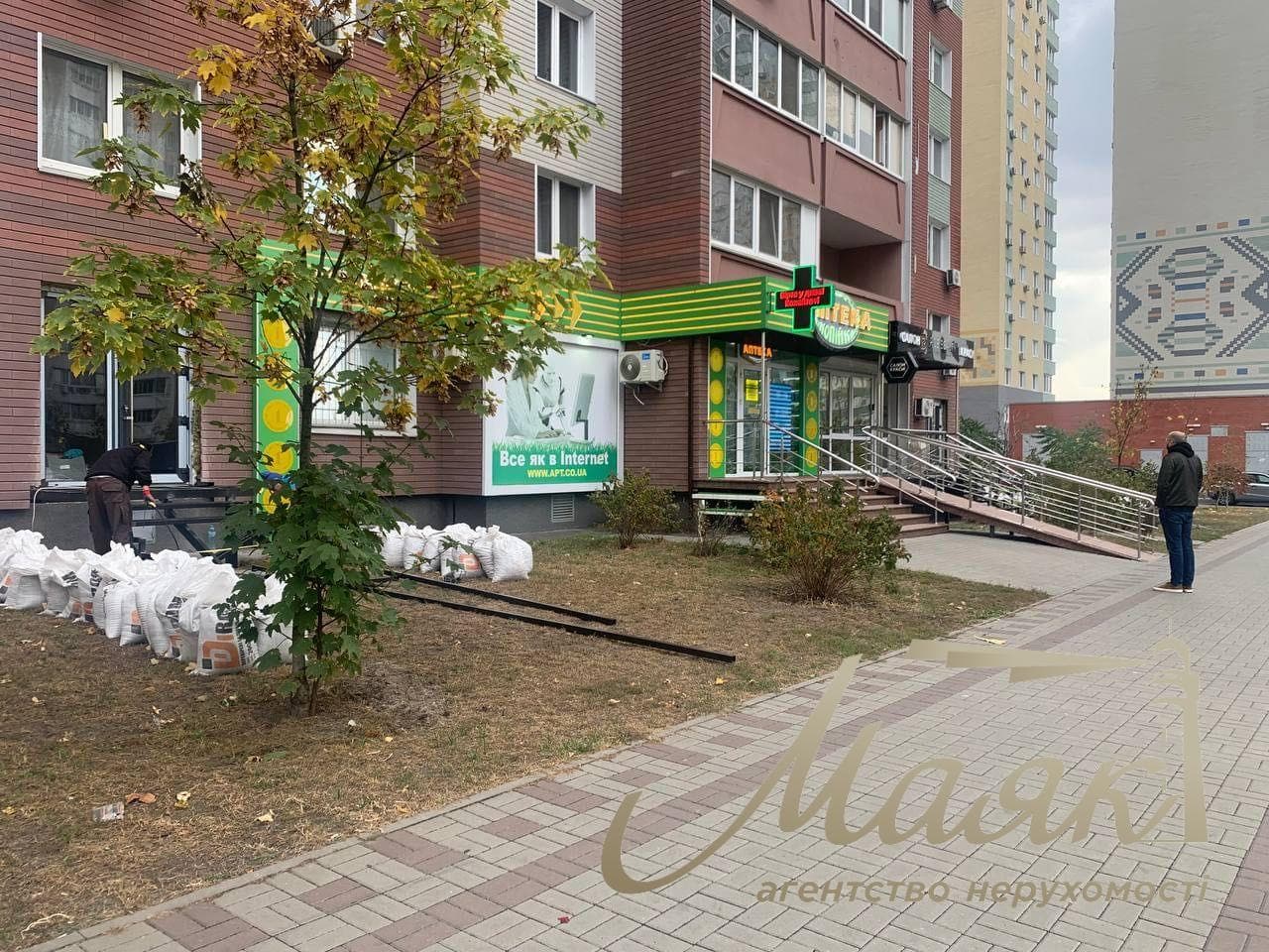 Продаж фасадного приміщення площею 42 м², ЖК «Патріотика», Осокорки