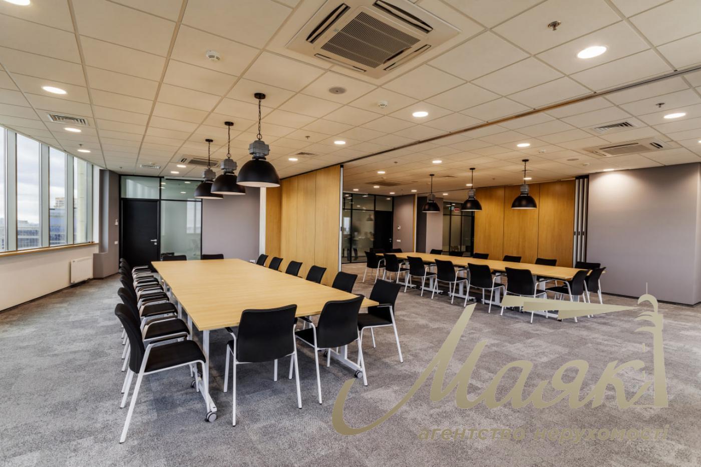 Rent 1194m2 in the Senator Business Center, Pechersky district.