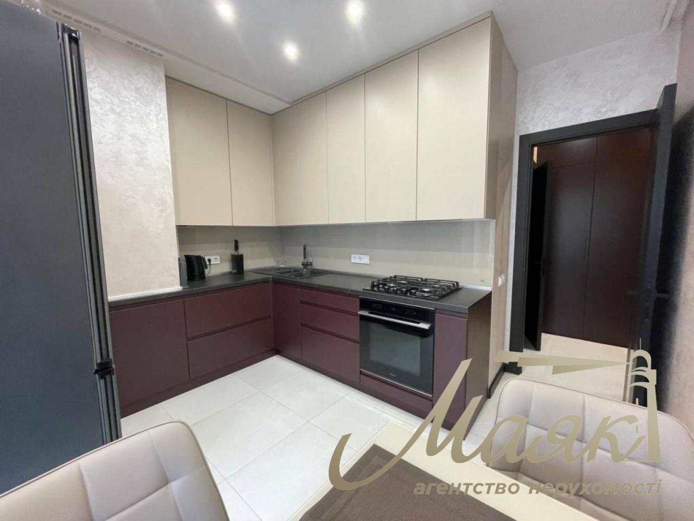 Sale of 2-room apartment 60m2 in residential complex Parkland, Yunosheskaya st. 17, Goloseevsky district, Kyiv.