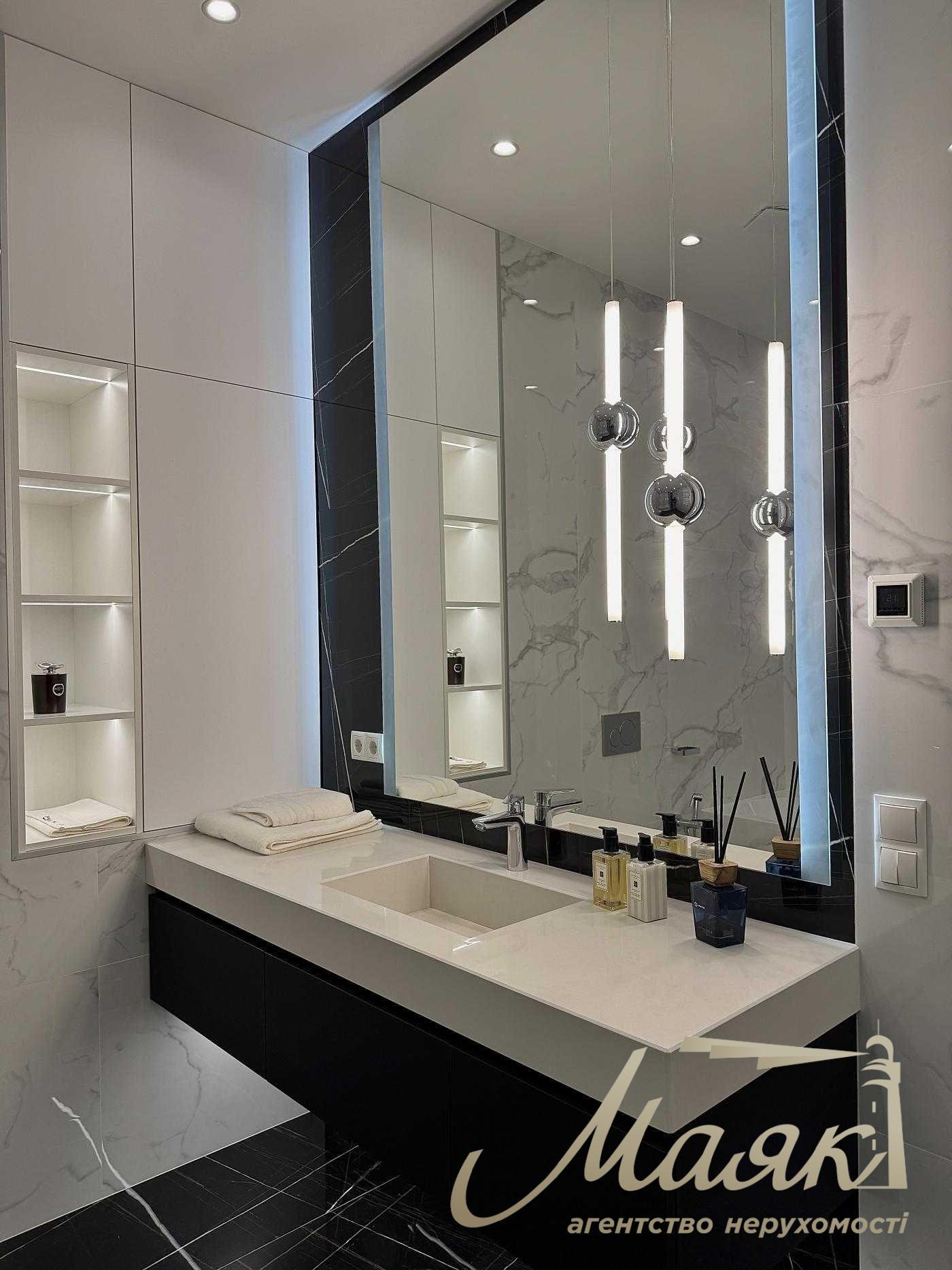 Аренда дизайнерской 3х-комнатной квартиры 85м2 в ЖК Новопечерские Липки, ул. Михаила Драгомирова, 15Б, Печерский район.