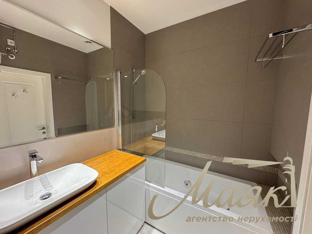 Продаж квартири 62м2 ЖК Новопечерські Липки, Драгомирова/Верхогляда, Печерський район