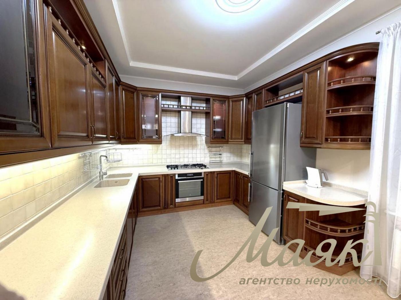 Оренда 2-х поверхового будинку 340м2, Козин