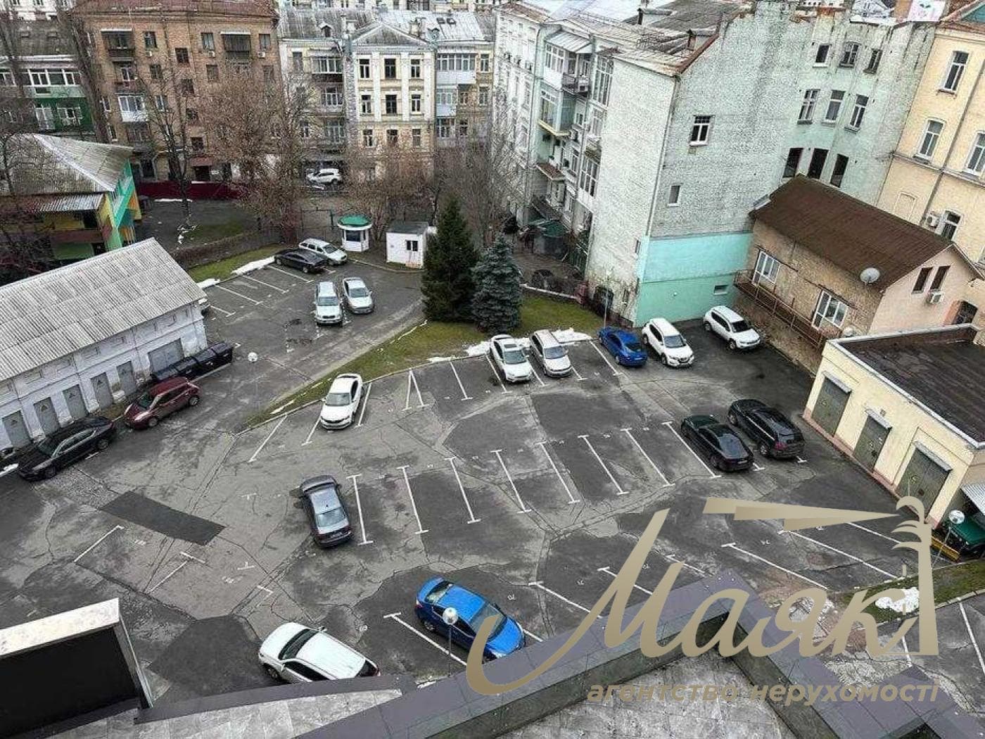 Оренда офісного приміщення в бізнес-центрі «Макулан», станція метро «Хрещатик»