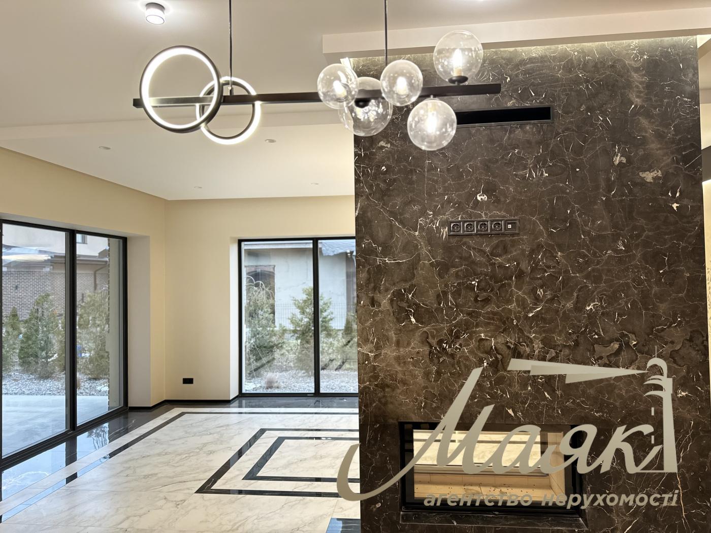 Продажа дома 286 м2  в с.Ходосовка КГ ВИТАГРАД