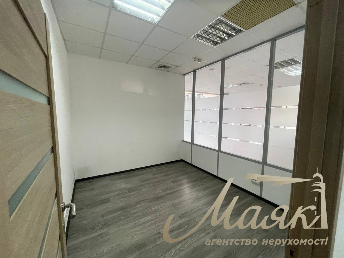 Оренда офісу 450м2 у бізнес центрі, Протасів Яр, метро Олімпійська