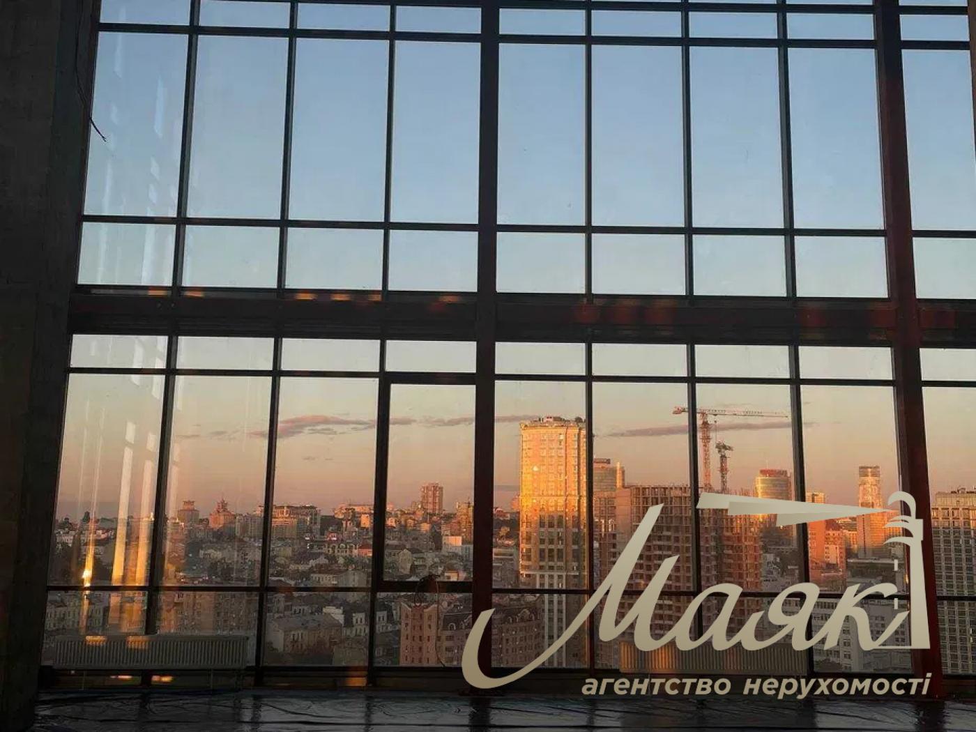 Аренда офисов в БЦ Градиент, ул.Короленковская, 4