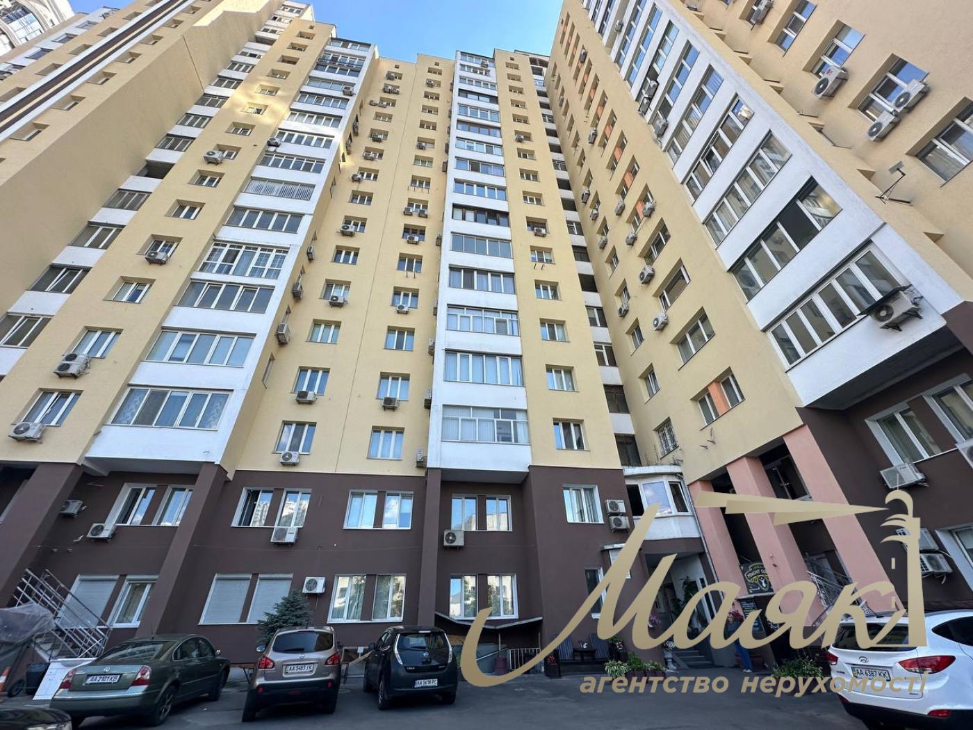 Оренда дворівневої квартири по вул.Верхогляда/Драгомирова 4, Печерський район.