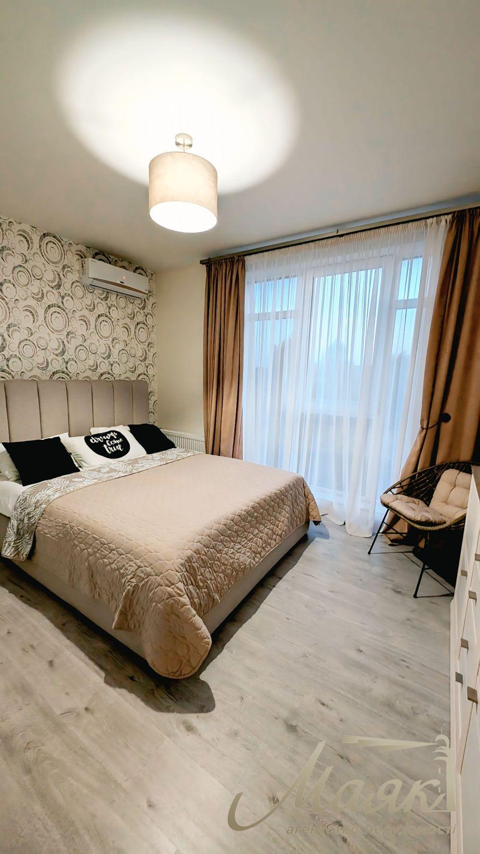 Продаж дуплексу 135м2 з ремонтом і меблями в центрі Петропавлівської Борщагівки