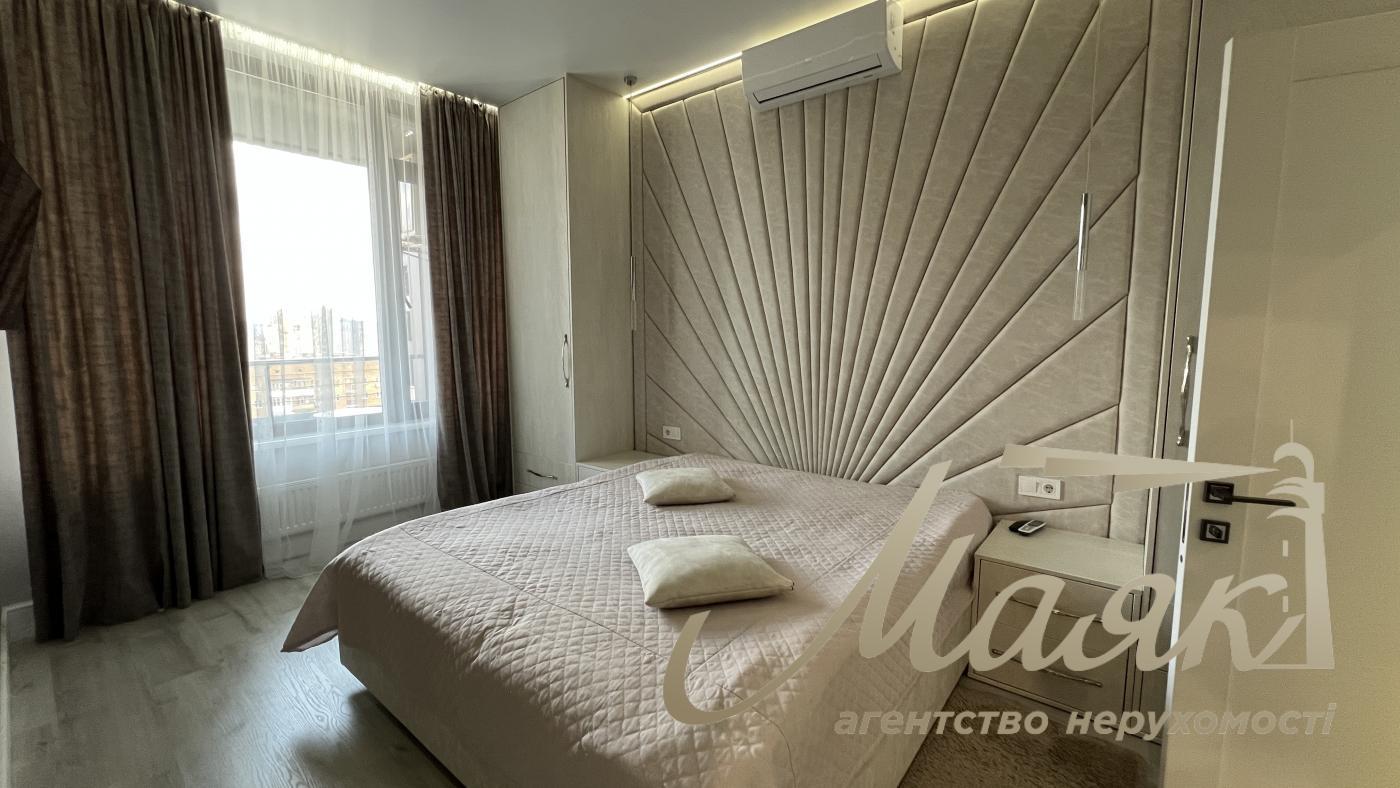 Rent 3k apartment 85m2 in elite residential complex Tetris Hall