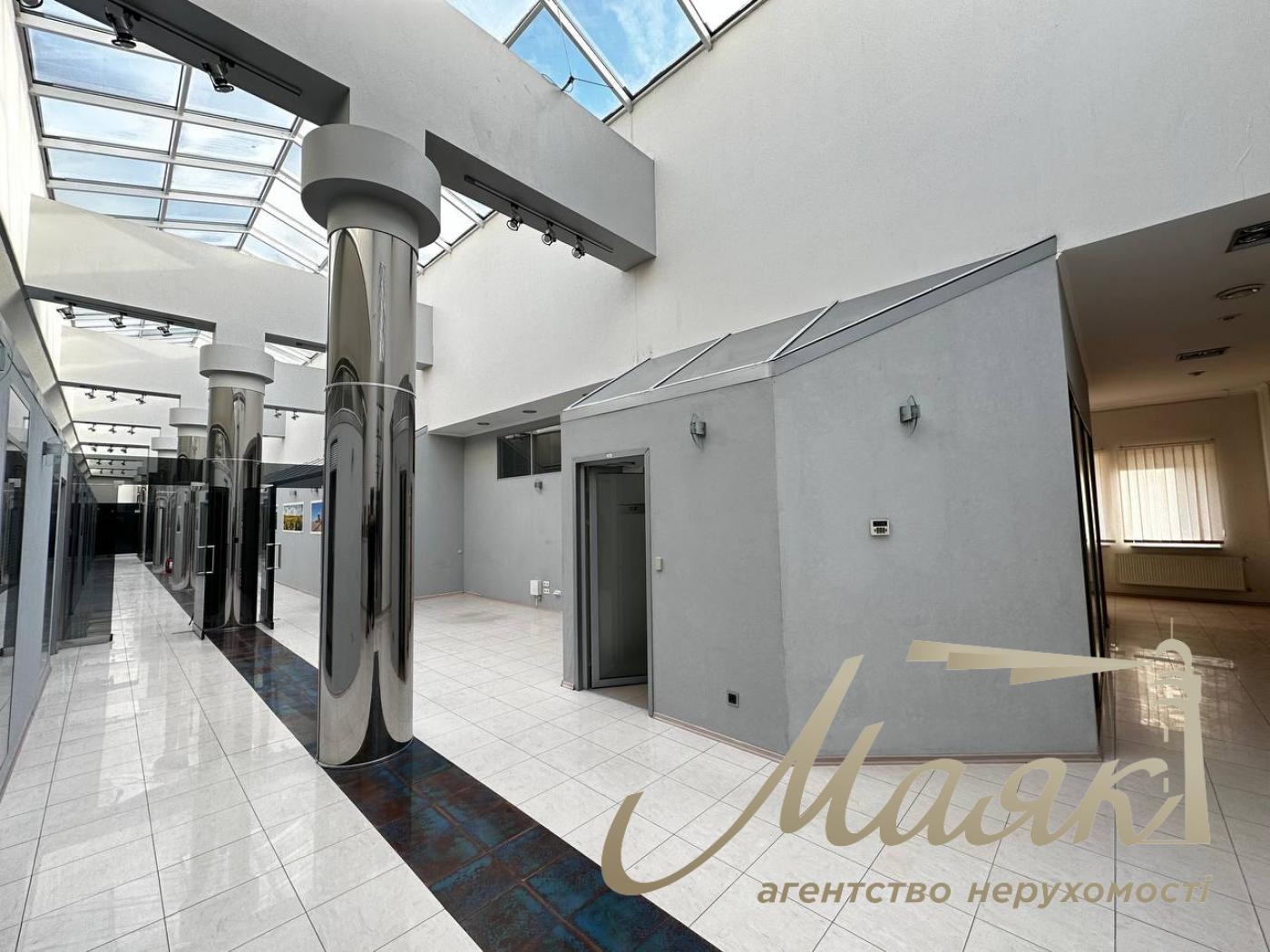 Office for rent 2400m2, Khorevaya 55, Podil, Kyiv